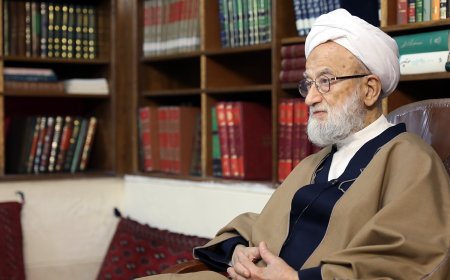 زمان تشییع  پیکر مرحوم آیت‌الله امامی کاشانی