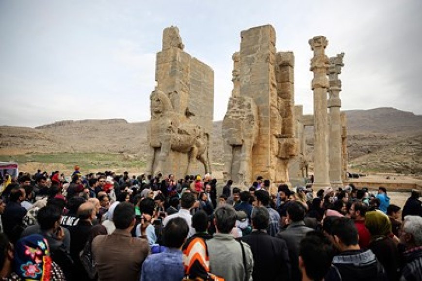 بازدید از یادمان های فرهنگی فارس در آستانه ۴ میلیون نفر