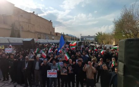 تجمع شهروندان شیراز در محکومیت حمله رژیم صهیونیستی به کنسول گری