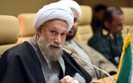 امام جمعه شیراز : فارس در فعالیت رسانه ای ضعیف است