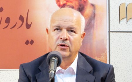 اردیبهشت با بوی بهشت و ذکر جمیل سعدی می‌آید