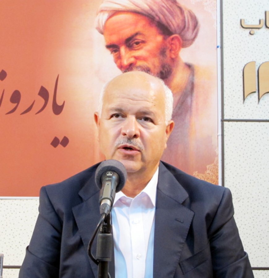 اردیبهشت با بوی بهشت و ذکر جمیل سعدی می‌آید