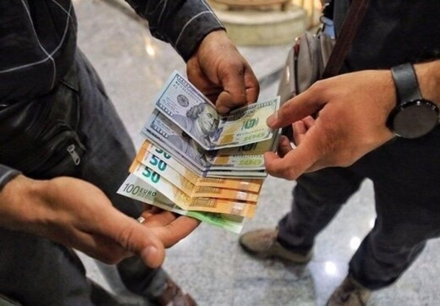 دلار در صرافی‌ها ۴۳ هزار و ۵۶۵ تومان است، دلالان آن را ۶۳ هزار و ۶۷۰ تومان معامله می‌کنند