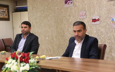 دکتر توکل، نماینده خرامه، کوار و سروستان در میزگرد «خبرجنوب»: مشکلات راه های مواصلاتی را باید نماینده دولت جوابگو باشد
