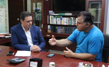 مینی بوس ها می روند، میدل باس ها می آیند