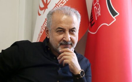 تیشرت ۲۰ میلیونی مدیرعامل پرسپولیس در مراسم تشییع پیکر سعید راد