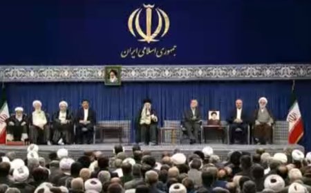 رهبر انقلاب: محمدرضا پهلوی برای سرنگونی یک دولت ملّی متوسل به آمریکا و انگلیس شد