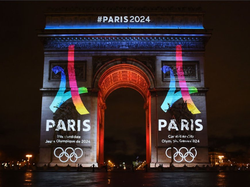 عکس| رونمایی از لباس کادر اهدای مدال المپیک و پارالمپیک 2024 پاریس