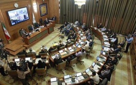 روز زن از زنان بلیت نگیریم؛ «در شان زنان نیست»/ «با پول بلیت زنان زندانی آزاد کنیم»