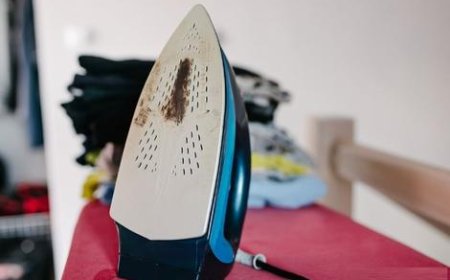 خیاطی که شاگردانش را با اتو داغ کرد