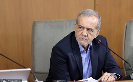 پزشکیان: درباره اساتید و دانشجویان اخراج شده بازنگری شود