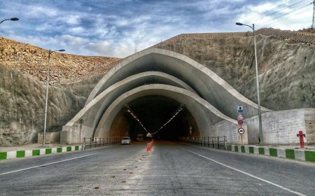 بلاتکلیفی یک تونل !