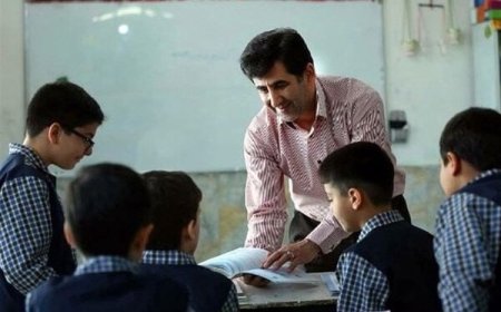 وعده پزشکیان برای حل مشکل جذب این گروه از معلمان