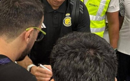 امضای کریستیانو رونالدو روی توپ عشق