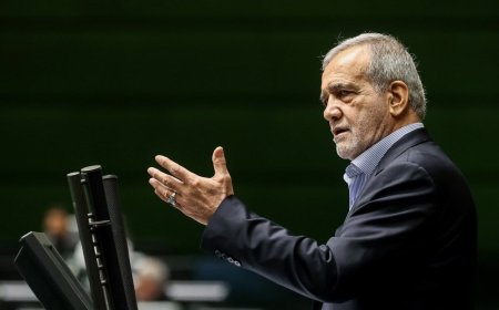 دفاع تمام قد پزشکیان از لایحه بودجه ۱۴۰۴؛ ماجرای اجازه دولت از رهبر انقلاب برای بودجه چیست؟