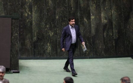 نمایندگان با استعفای «حسین‌زاده» از نمایندگی مجلس موافقت کردند