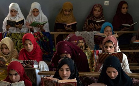 طالبان خواندن نماز با صدای بلند و تلاوت قرآن را برای زنان حرام اعلام کرد