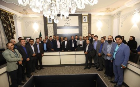 استاندار فارس در دیدار با جبهه اصلاحات فارس: احزاب می تواند پل قابل اعتماد در ارتباط بین مردم و حاکمیت باشد