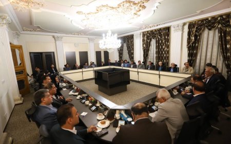 رییس جبهه اصلاحات استان فارس در دیدار با استاندار فارس: فعالیت احزاب سیاسی یکی از مهمترین راهکارهای توسعه سیاسی و احیای سرمایه‌های اجتماعی است