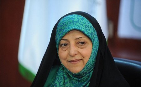 طعنه سنگین معصومه ابتکار به شریعتمداری: نمی‌شود در مورد هر مطلبی اظهارنظر نفرمایید؟
