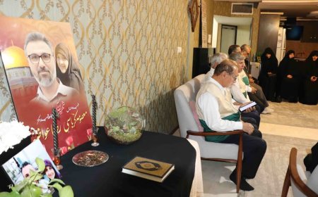 دیدار خادمیاران و مسئولین ستادی کانون های خدمت رضوی  فارس با خانواده شهیده کرباسی