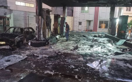 پمپ بنزین پامروی بندرعباس در آتش سوخت