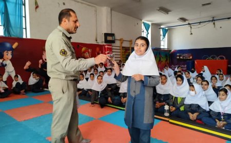 مدرسه شهید خادمی سعادت شهر  میزبان یک ساعت محیط بان