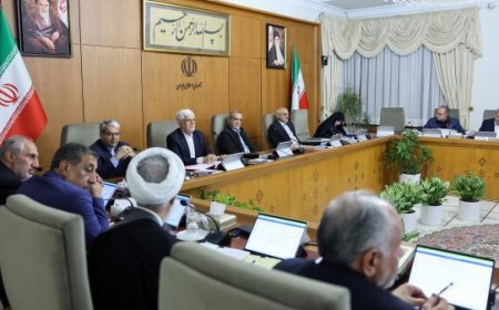 پزشکیان: از حضور هر کسی که می‌تواند مشکلی از مردم و نظام را حل کند، استقبال می‌کنیم
