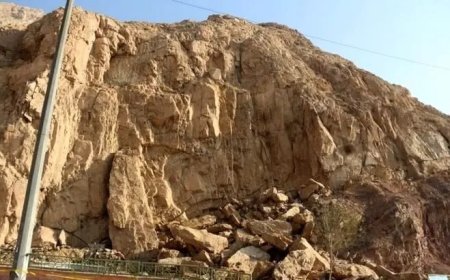 ریزش دیواره کوه بی‌بی شهربانو؛ احتمال تخریب کامل