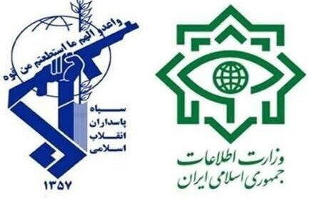 ارسال کنندگان تصاویر «کشف حجاب» به «بیگانگان» شناسایی می شوند