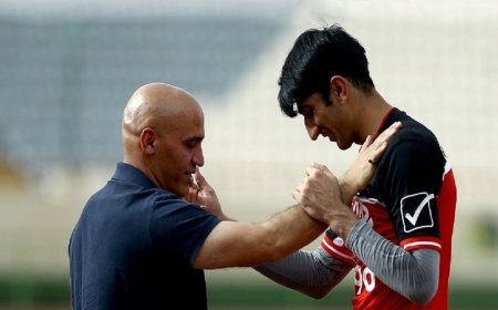 پیشنهاد جالب علیرضا منصوریان برای خانواده علیرضا بیرانوند؛ گوشی را از دستش بگیرید!