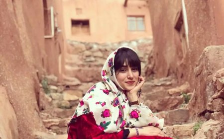 واکنش روزنامه اصولگرا به «کنسرت فرضی» پرستو احمدی؛ دروغ می‌گویند! کجا خوانندگی زنان در ایران ممنوع است؟