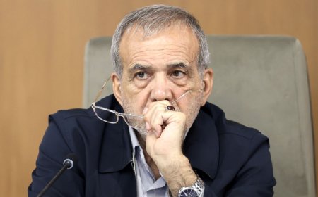 فیلم| بغض پزشکیان با دیدن عکس همسر فقیدش 
