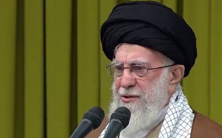 رهبر انقلاب: مداحی یک رسانه تمام عیار و ابزار مهم تبیین است