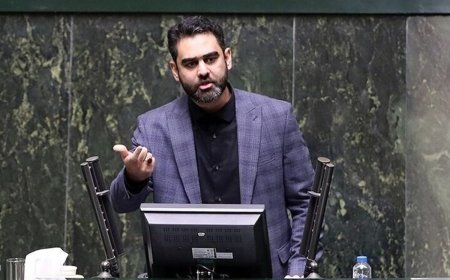حمله ثابتی مشاور جلیلی به پزشکیان: به حال صنایع و بی‌برقی‌ها گریه کنید