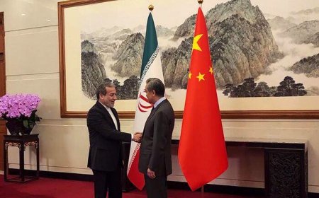 عراقچی در دیدار همتای چینی تاکید کرد: برنامه ۲۵ ساله مبنای محکمی برای توسعه مناسبات در عرصه‌های مختلف