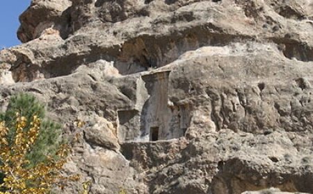 دست‌ درازی جویندگان گنج به آرامگاه پساهخامنشی