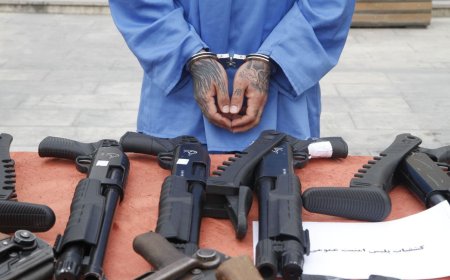 گزارش تصویری امروز"خبرجنوب" از نمایش کشفیات اخیر نیروی انتظامی فارس