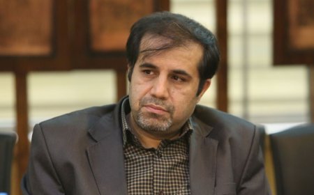 معرفی کتاب ، «یک ربع مانده به سه» مجموعه شعر محمدحسن حامدی