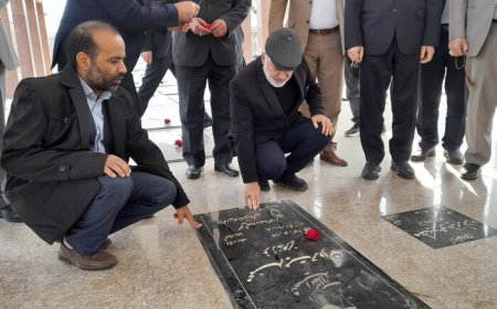 غبارروبی مزار شهدای شهرستان اهواز با حضور استاندار خوزستان