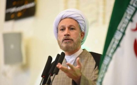 امام جمعه شیراز:حضور در راهپیمایی ۲۲ بهمن چشم طمع توطئه‌گران جهان را کور خواهد کرد