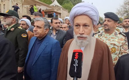 امام جمعه شیراز: «راهپیمایی ۲۲ بهمن» فریاد عدالت خواهی بر علیه ظلم استکبار جهانی