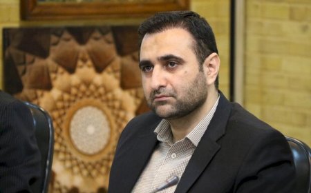 شالبافیان درغرفه فارس: مشارکت دادن دانش‌آموزان در صنایع‌دستی ضرورت دارد