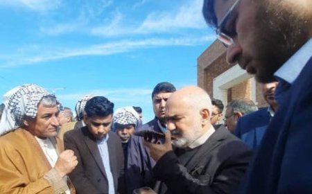 اولویت استخدام صنایع به جوانان بومی اختصاص یابد