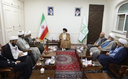 رئیس جامعه مدرسین حوزه علمیه قم تاکید کرد: لزوم تمرکز زدایی و رفع محرومیت‌های استان‌های جنوبی کشور