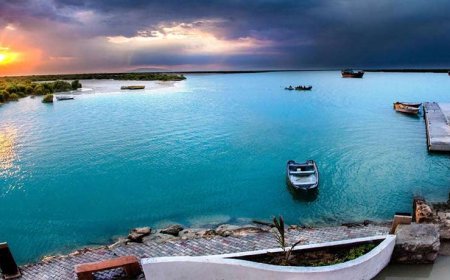 دریای طوفانی اسکله‌های گردشگری جزیره هنگام را تعطیل کرد