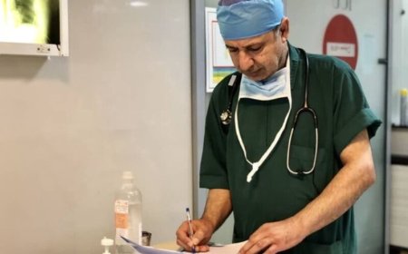 ۳۰ سال خدمت ماندگار/ روایت چهره برتر علمی بوشهر در بخش سلامت