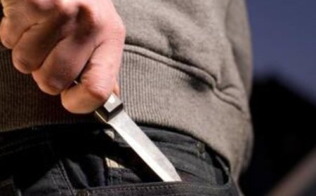 چاقوی پسر ۱۸ ساله در گردن دوستش فرود آمد/ قاتل در فسا دستگیر شد