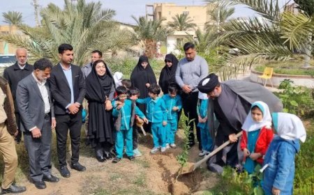 کاشت نهال در «گناوه» به مناسبت روز درختکاری