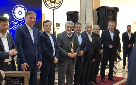 تجار بوشهری در نخستین جشنواره ملک‌التجار تجلیل شدند